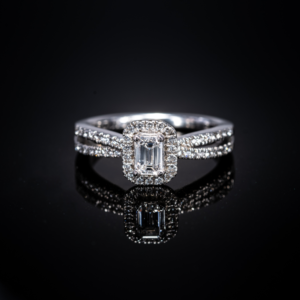 18ct White Gold Diamond Ring