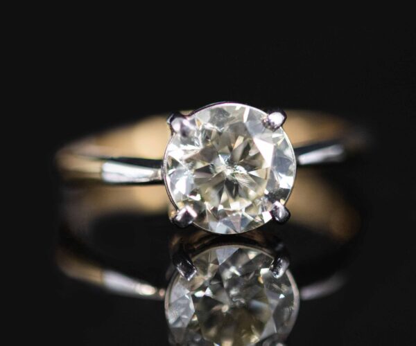 diamonds-cut diamonds-cut